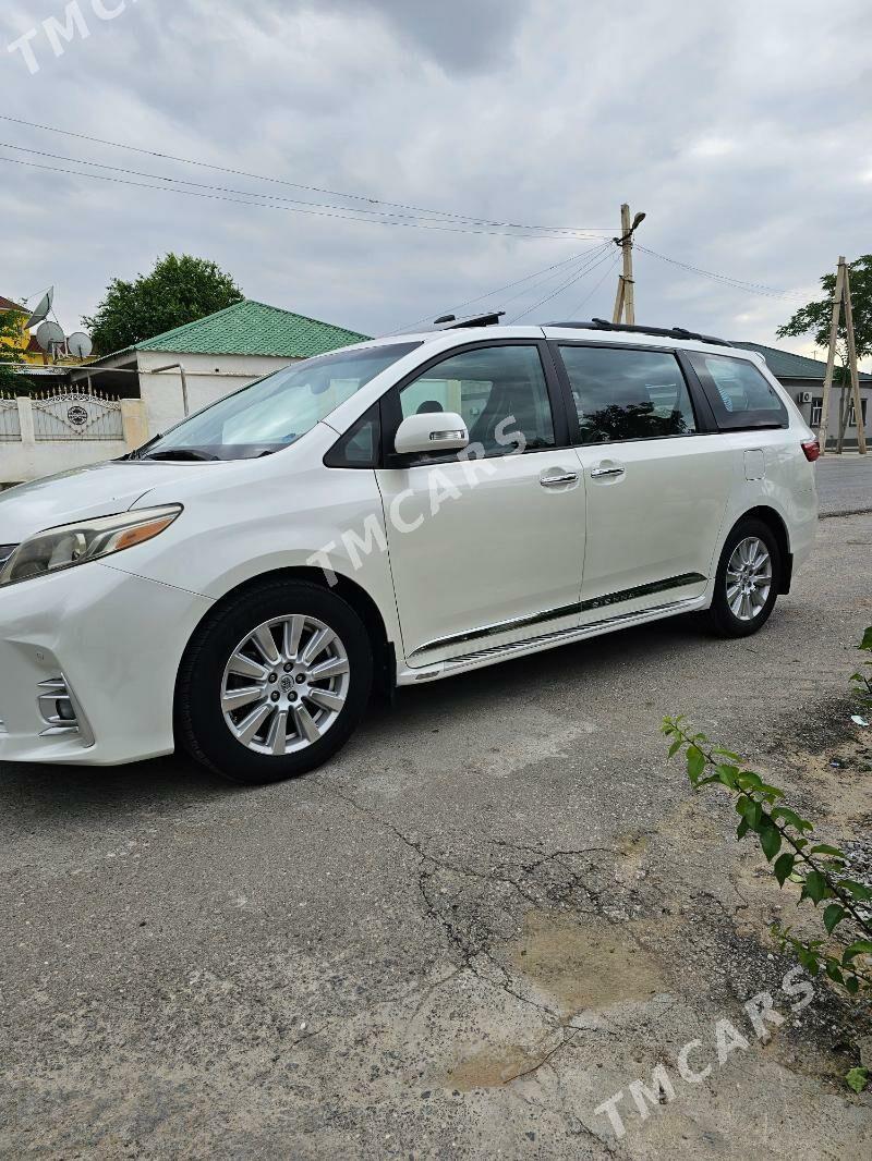 Toyota Sienna 2017 - 440 000 TMT - Garadamak - img 2