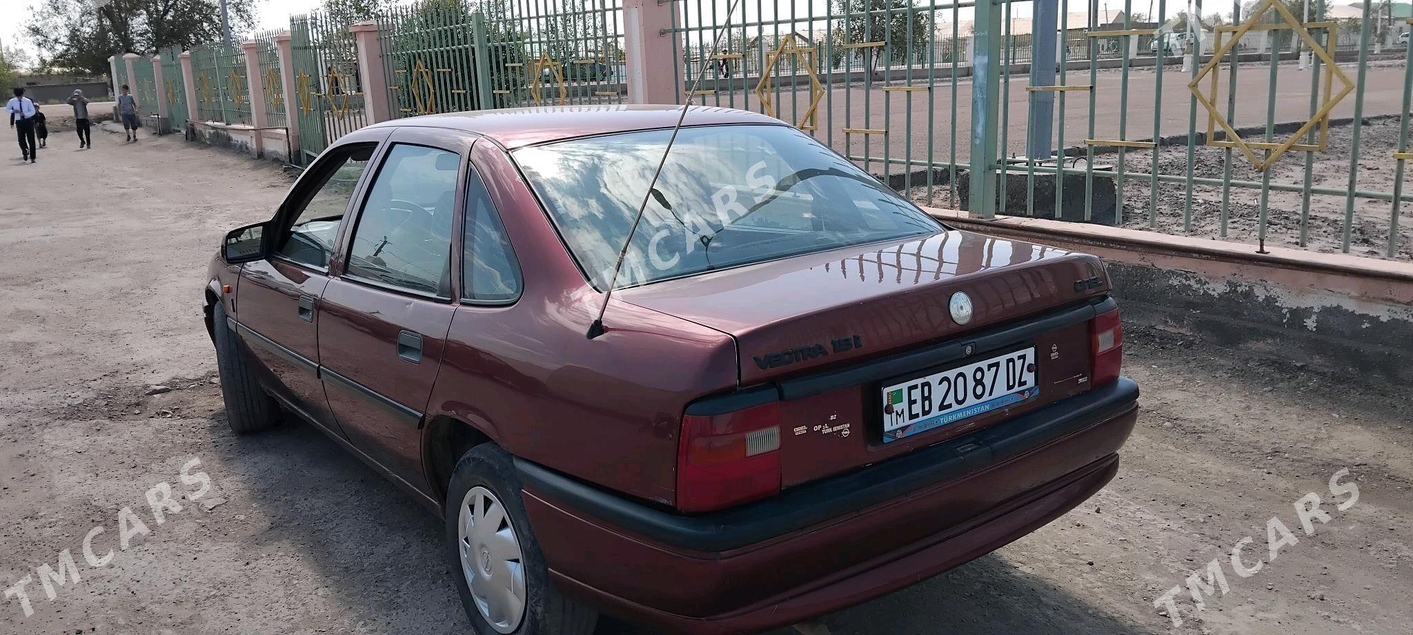 Opel Vectra 1993 - 35 000 TMT - Гурбансолтан Едже - img 2