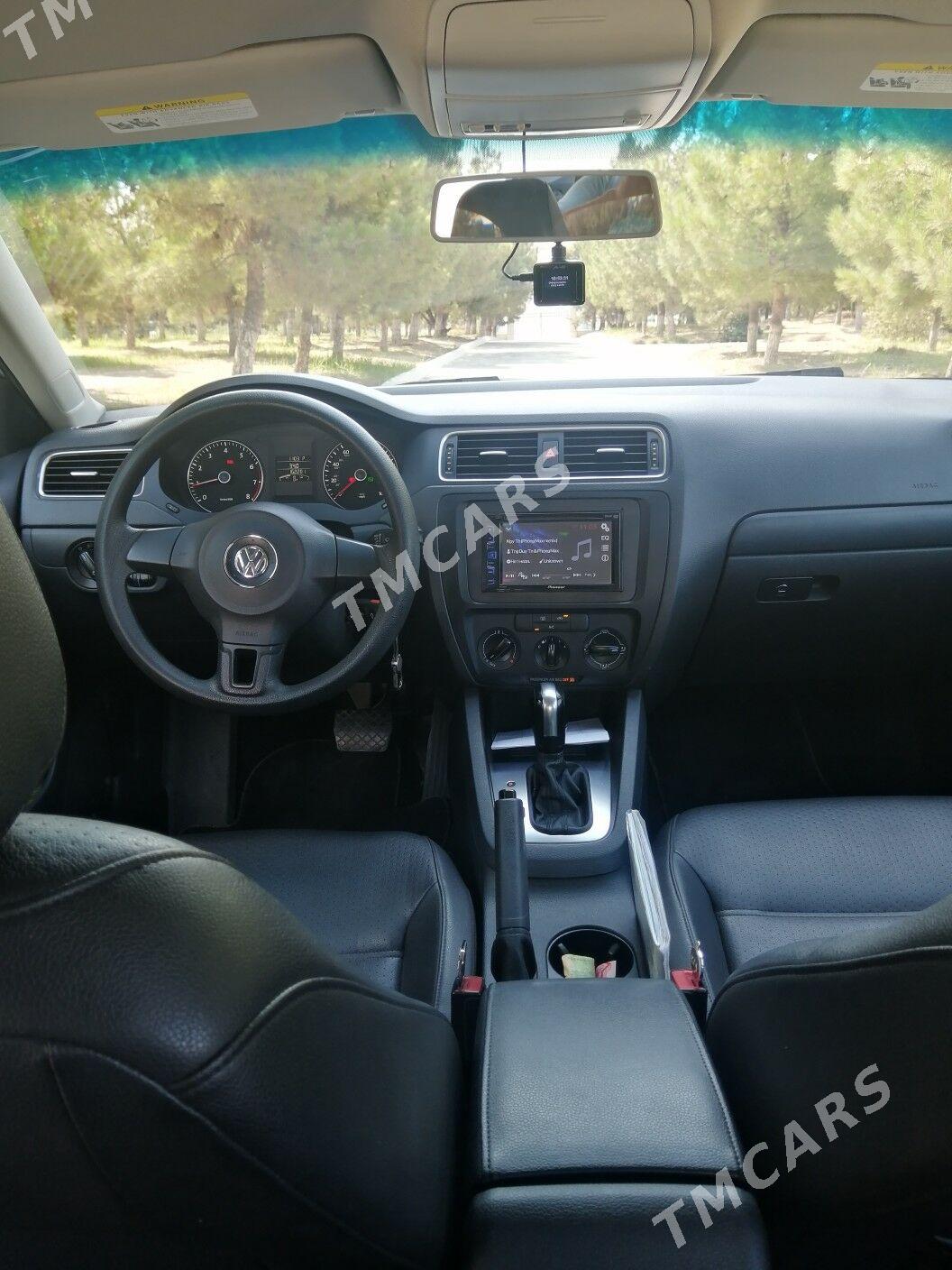 Volkswagen Jetta 2014 - 135 000 TMT - Türkmenbaşy - img 5