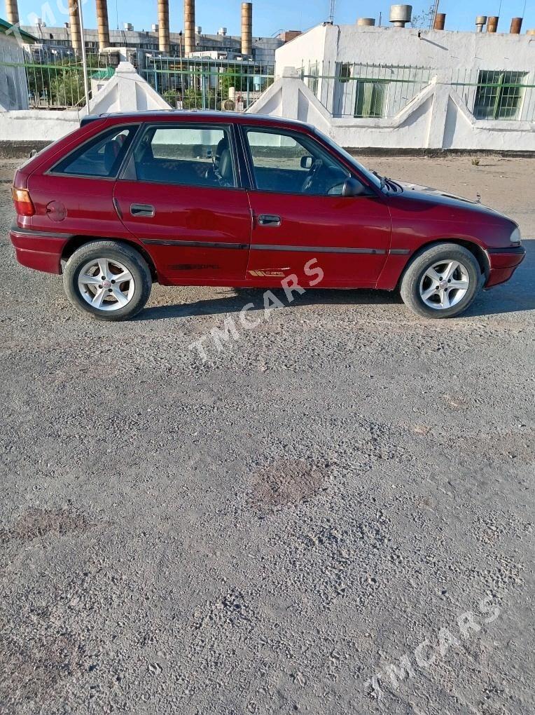 Opel Astra 1995 - 43 000 TMT - Гороглы (Тагта) - img 4