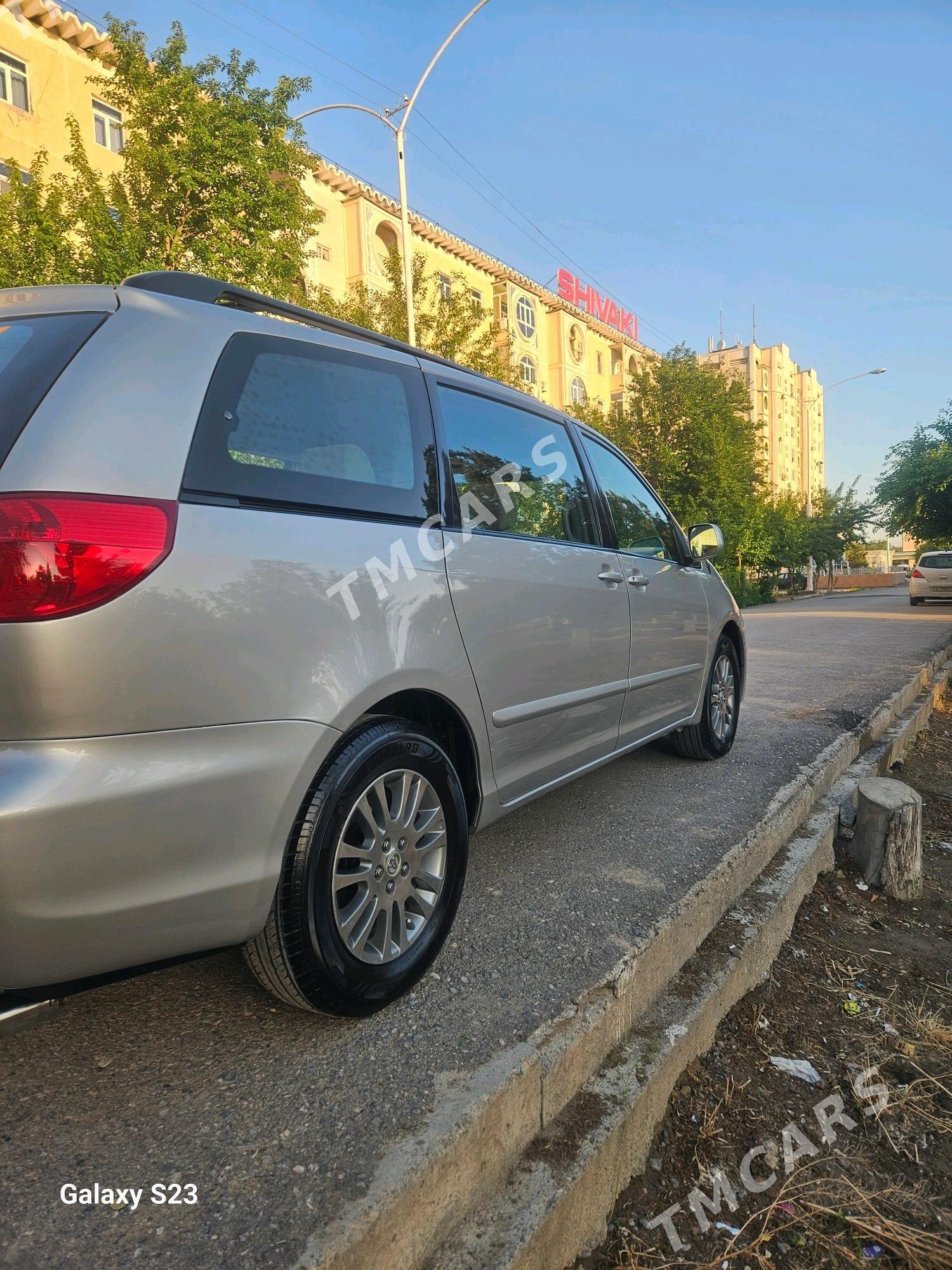 Toyota Sienna 2007 - 189 000 TMT - Туркменабат - img 3