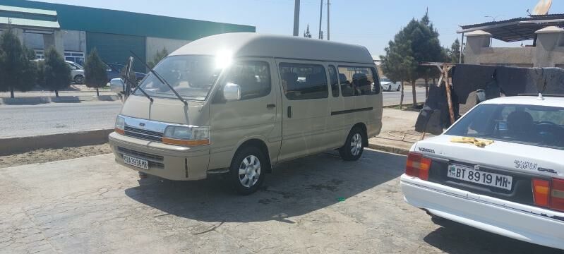 Toyota Hiace 1993 - 80 000 TMT - Мары - img 9