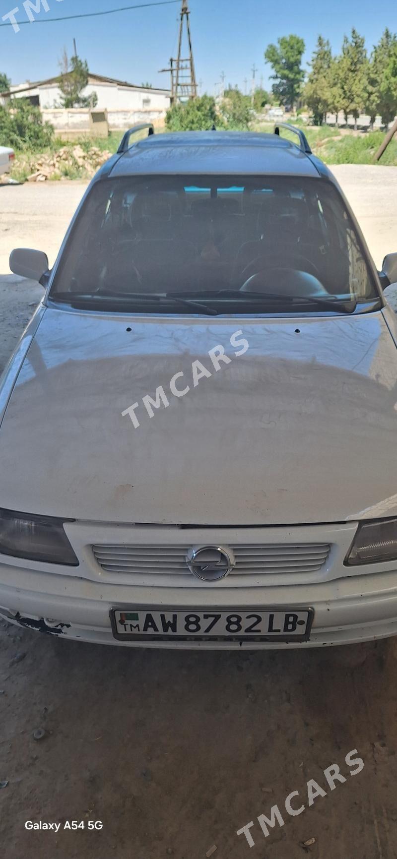 Opel Astra 1997 - 40 000 TMT - Халач - img 5