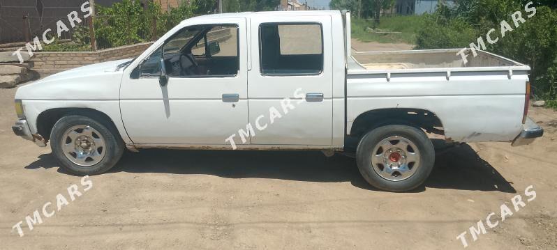 Nissan Navara 1993 - 50 000 TMT - Керки - img 2