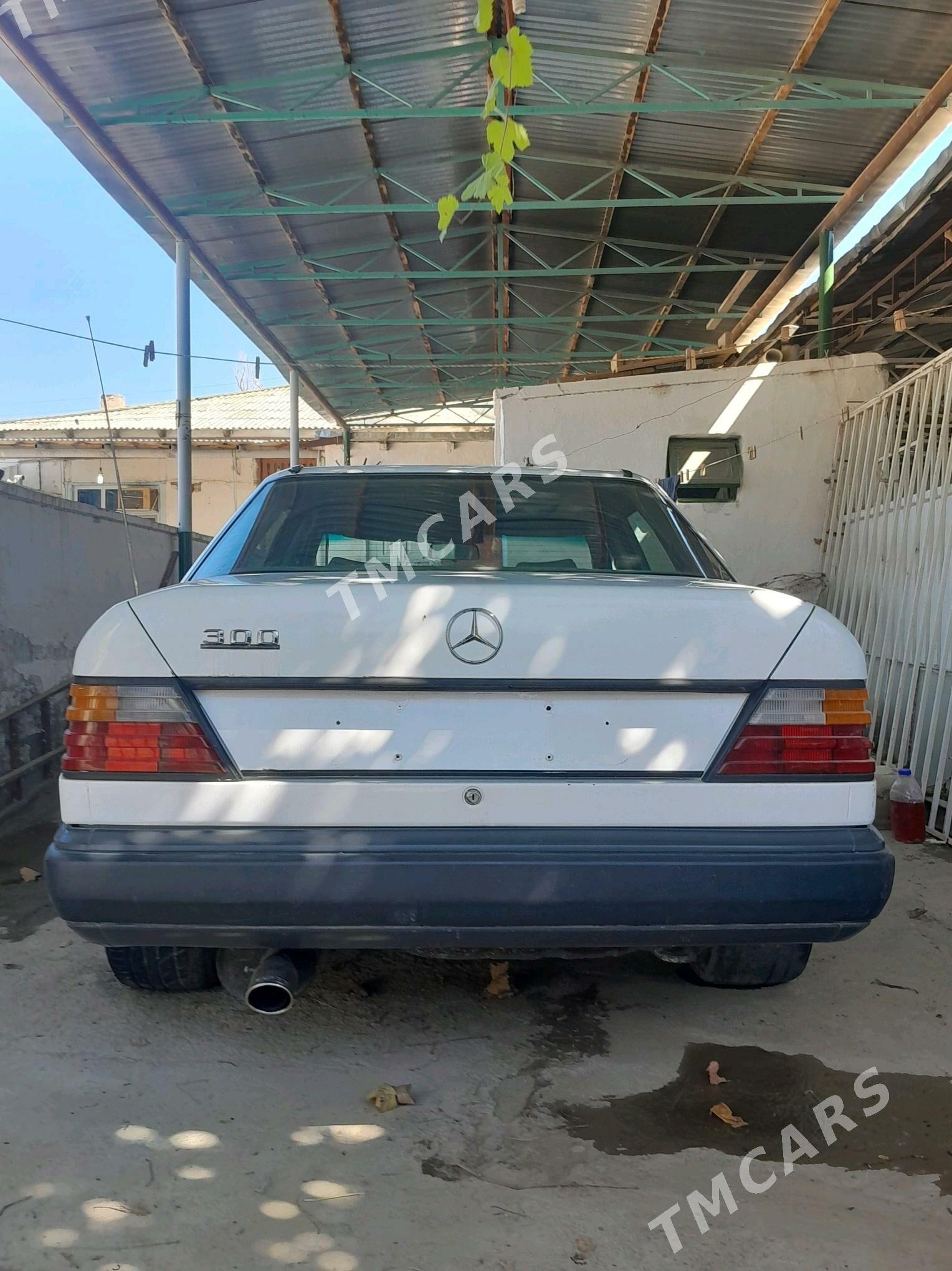 Mercedes-Benz 300E 1990 - 22 000 TMT - Бахарден - img 3