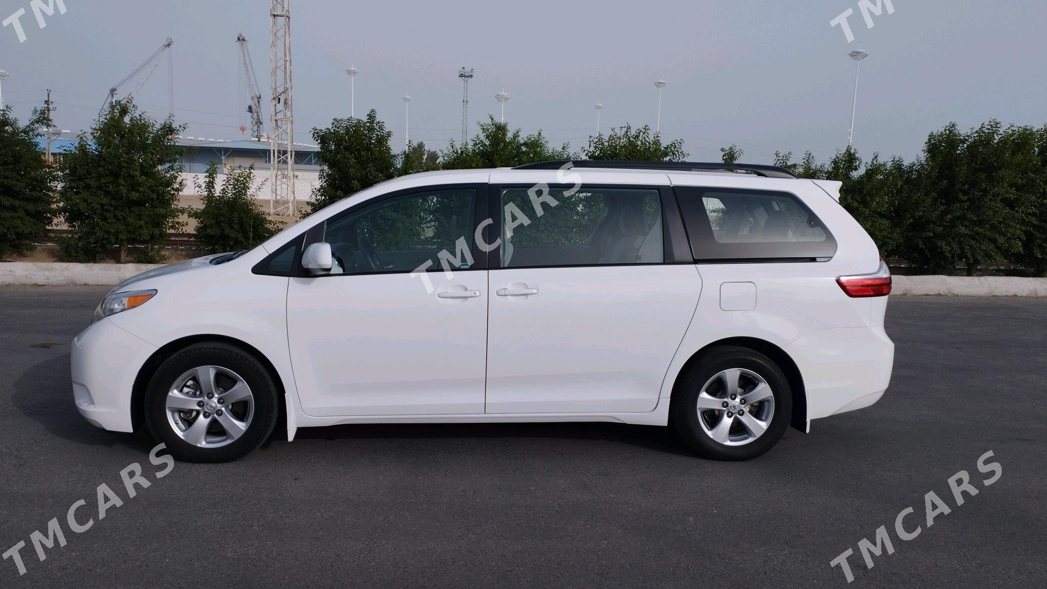 Toyota Sienna 2017 - 400 000 TMT - Туркменбаши - img 5