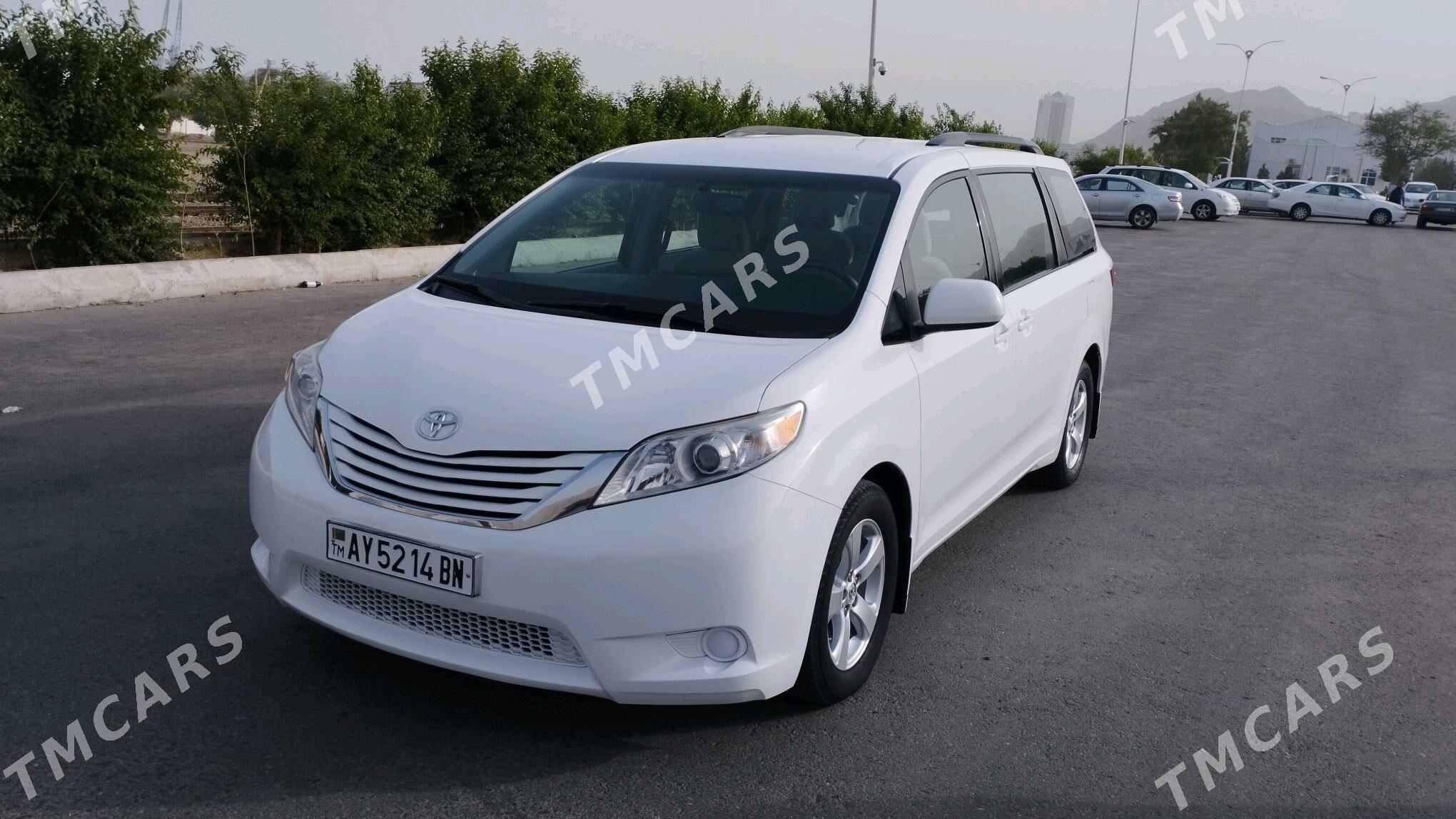 Toyota Sienna 2017 - 400 000 TMT - Туркменбаши - img 8