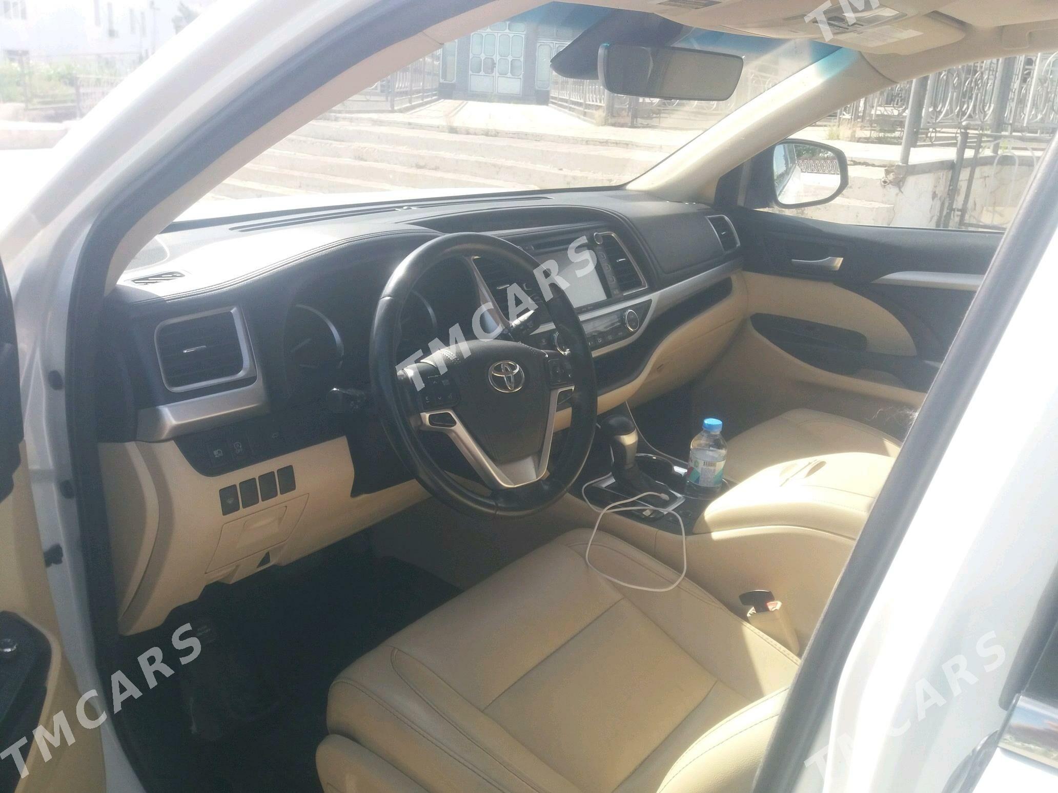 Toyota Highlander 2018 - 460 000 TMT - Дянев - img 4