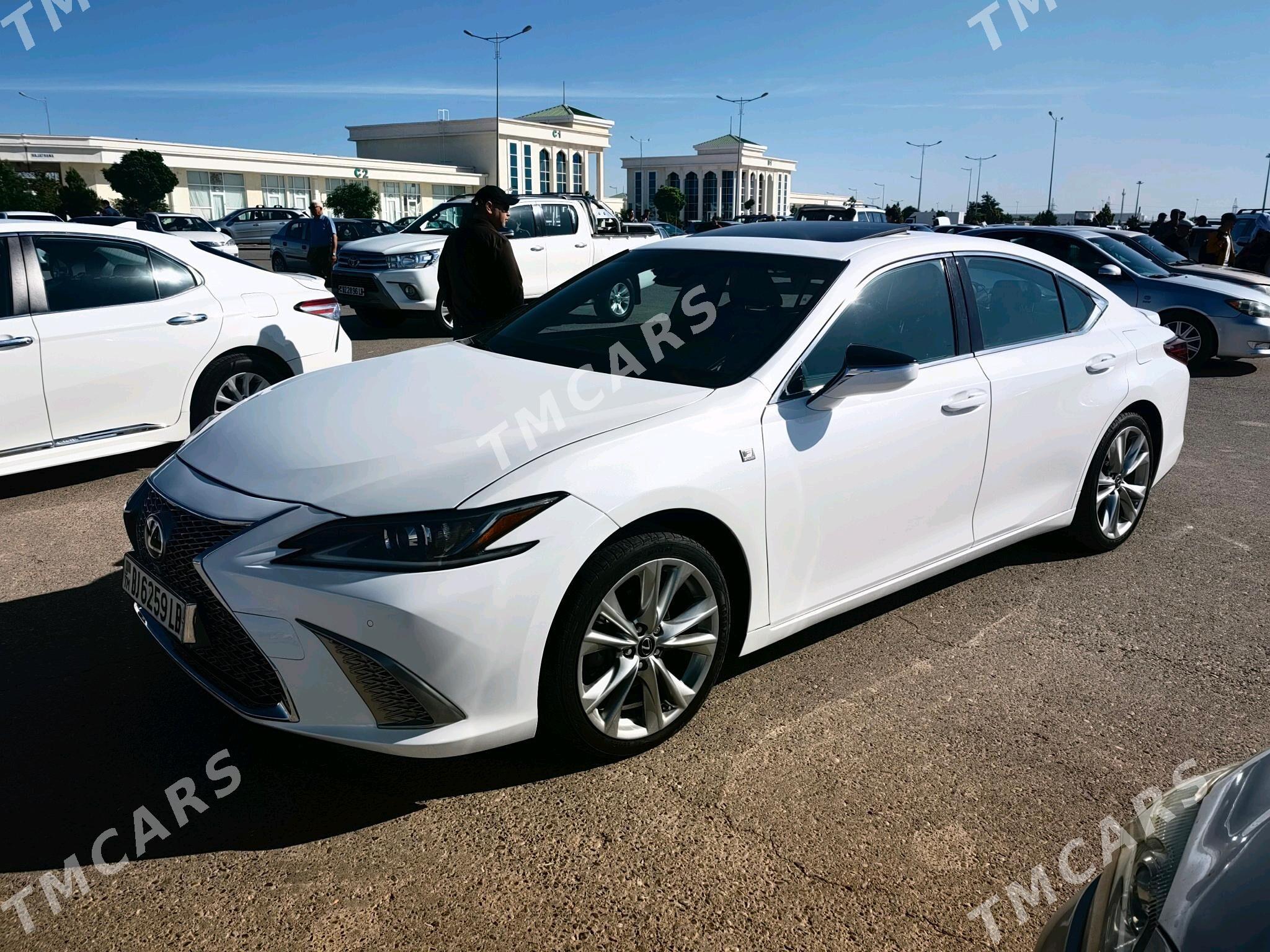 Lexus ES 350 2019 - 575 000 TMT - Дянев - img 8