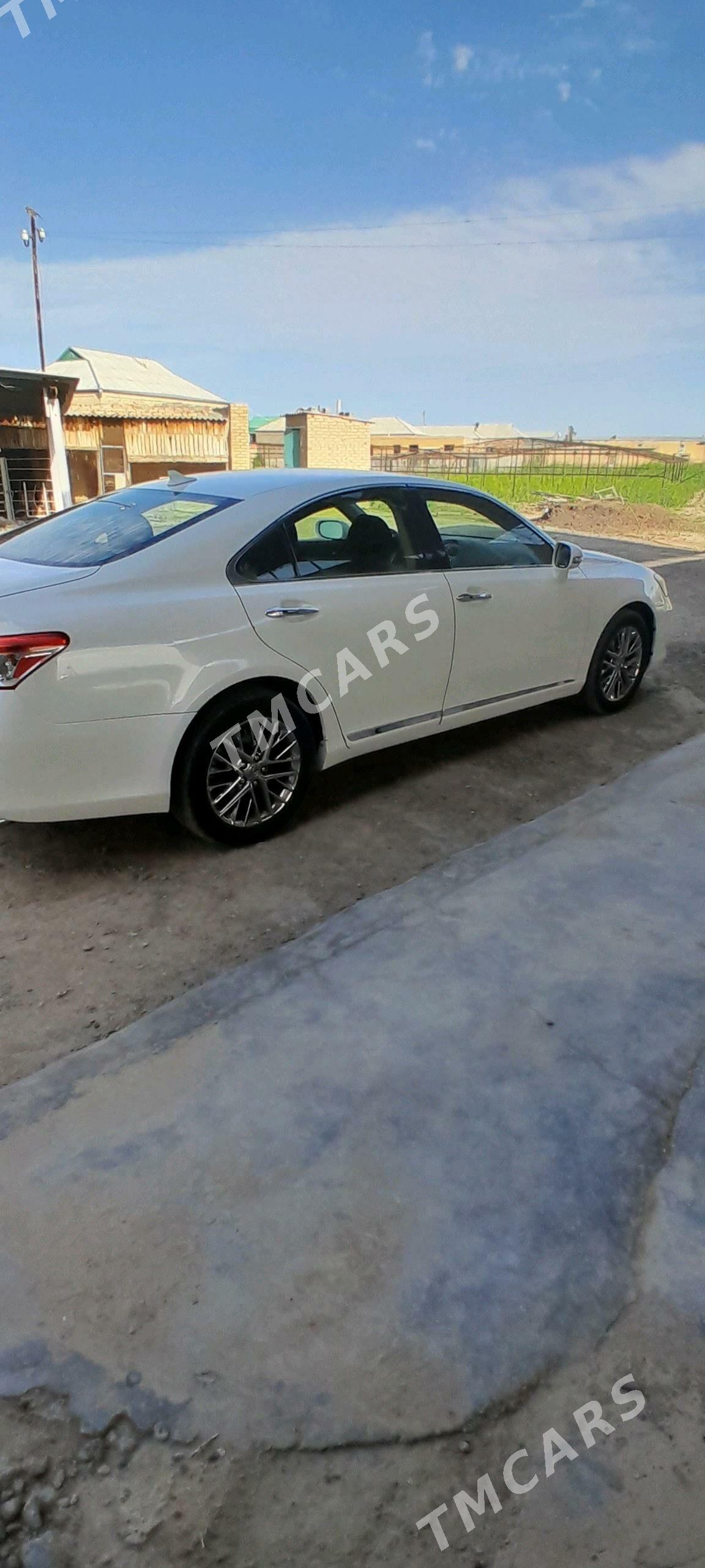 Lexus ES 350 2012 - 215 000 TMT - Мары - img 3