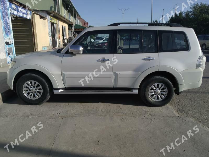 Mitsubishi Pajero 2014 - 260 000 TMT - Дянев - img 2