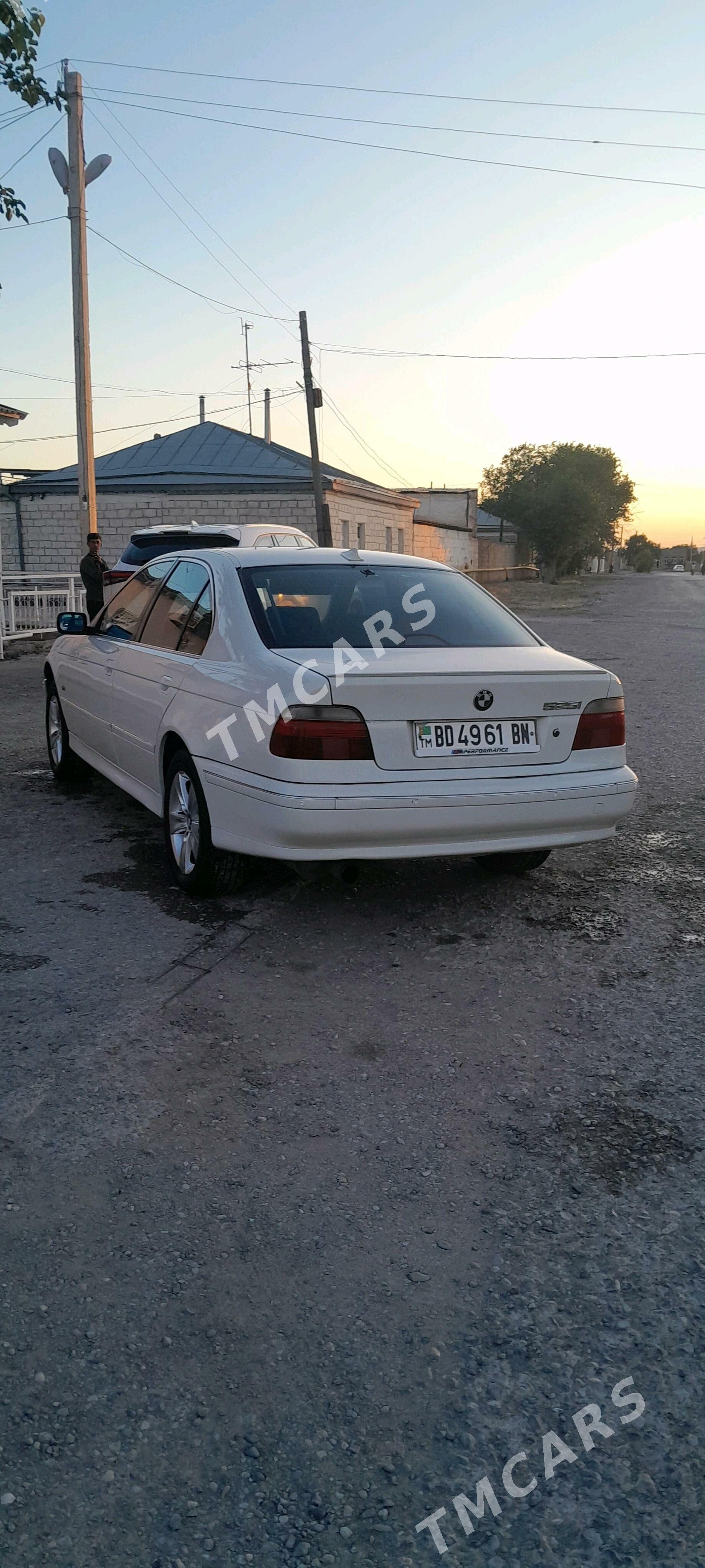 BMW E34 1999 - 81 000 TMT - Gyzylarbat - img 2
