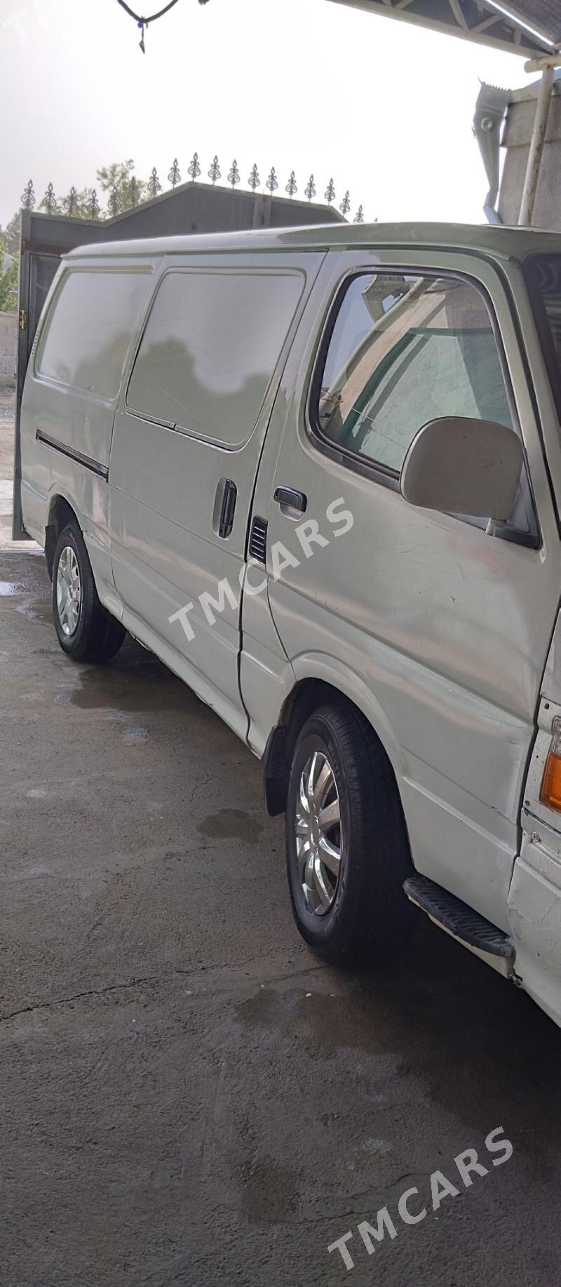 Toyota Hiace 2004 - 110 000 TMT - Бахарден - img 4