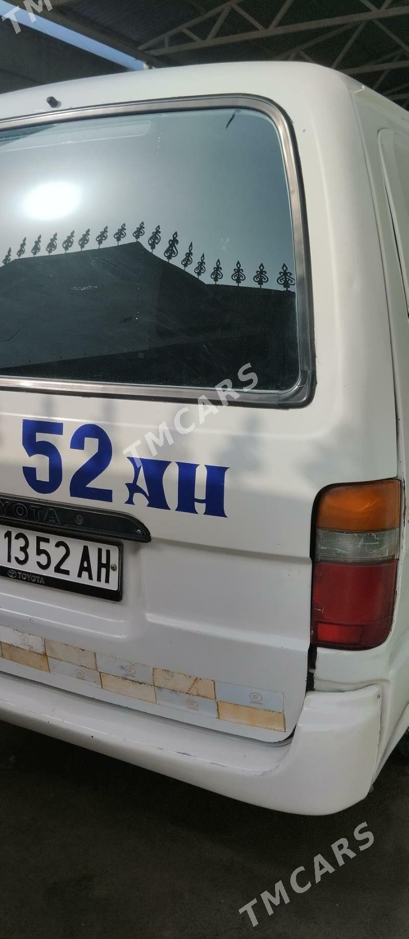 Toyota Hiace 2004 - 110 000 TMT - Бахарден - img 5