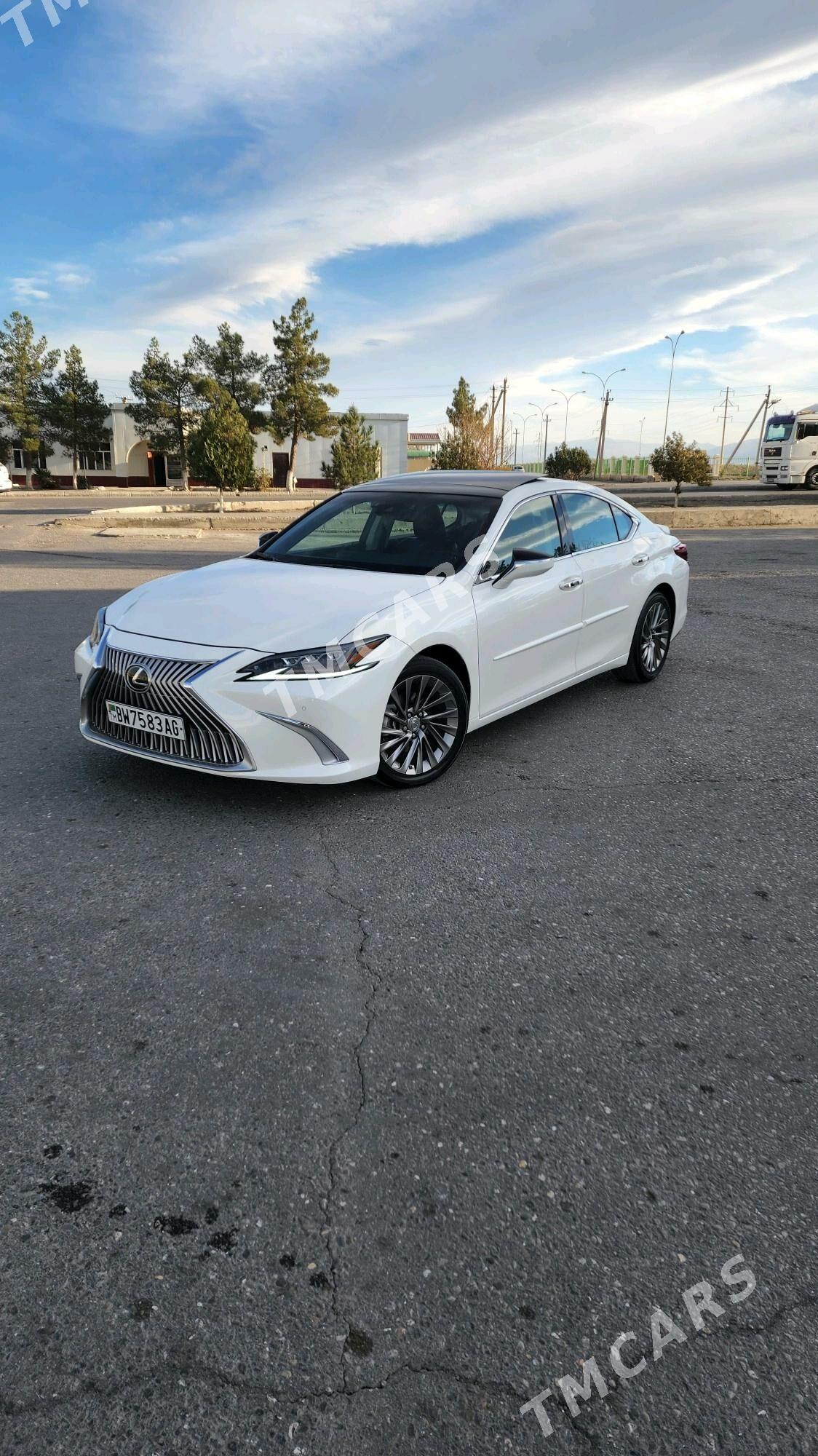 Lexus ES 350 2019 - 600 000 TMT - Бузмеин - img 4