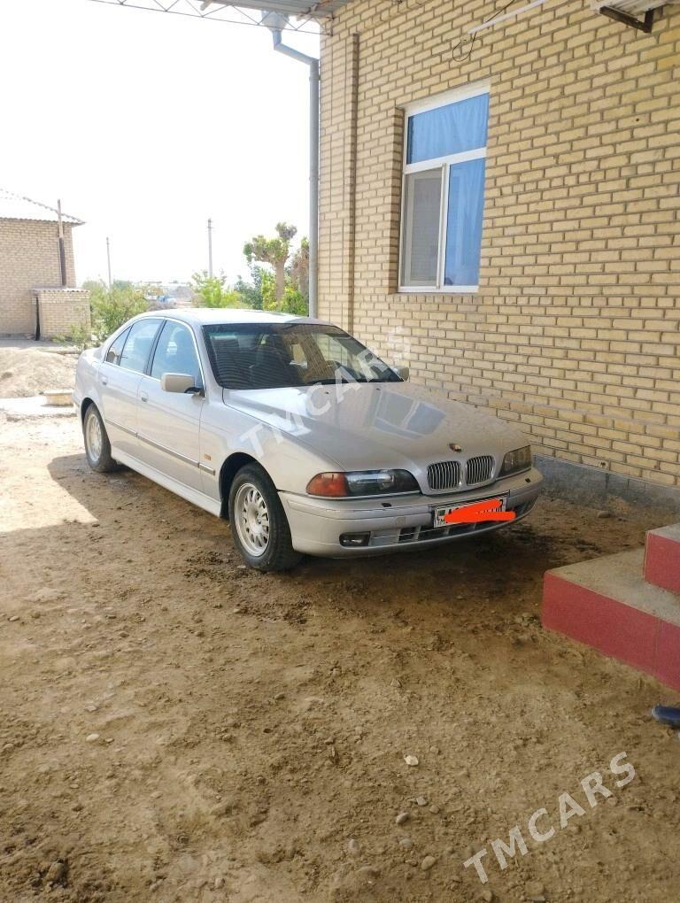BMW 528 2000 - 65 000 TMT - Сакарчага - img 3