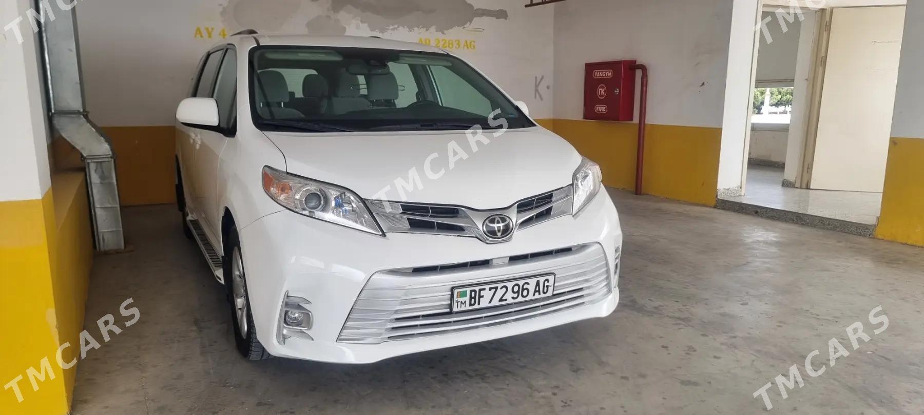 Toyota Sienna 2018 - 440 000 TMT - Gypjak - img 6