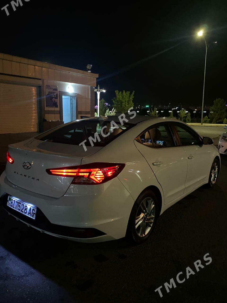 Hyundai Elantra 2020 - 234 000 TMT - Podwoýski köç. (Bitarap Türkmenistan şaýoly) - img 2