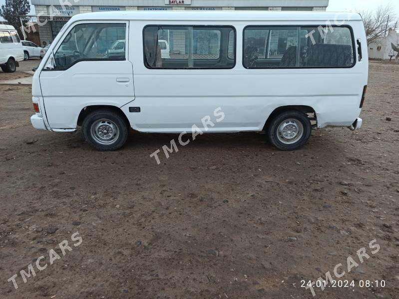 Nissan Urvan 1990 - 55 000 TMT - Garagum etraby - img 4