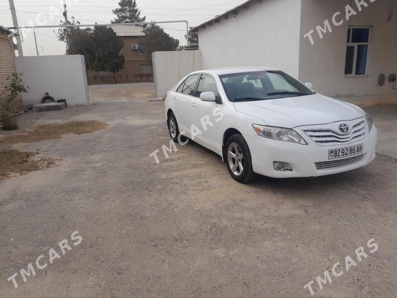 Toyota Camry 2010 - 110 000 TMT - Серахс - img 2