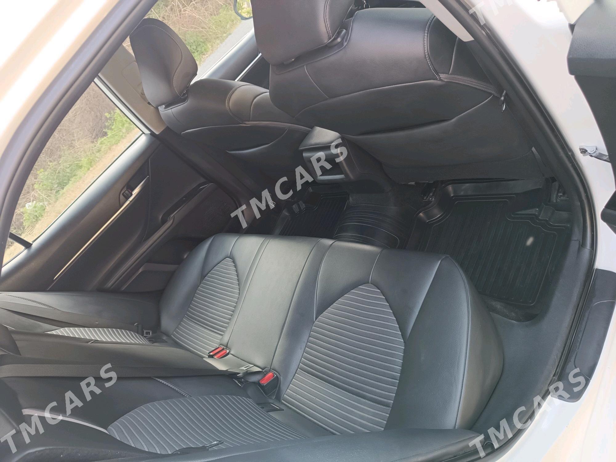 Toyota Camry 2018 - 245 000 TMT - Bäherden - img 6