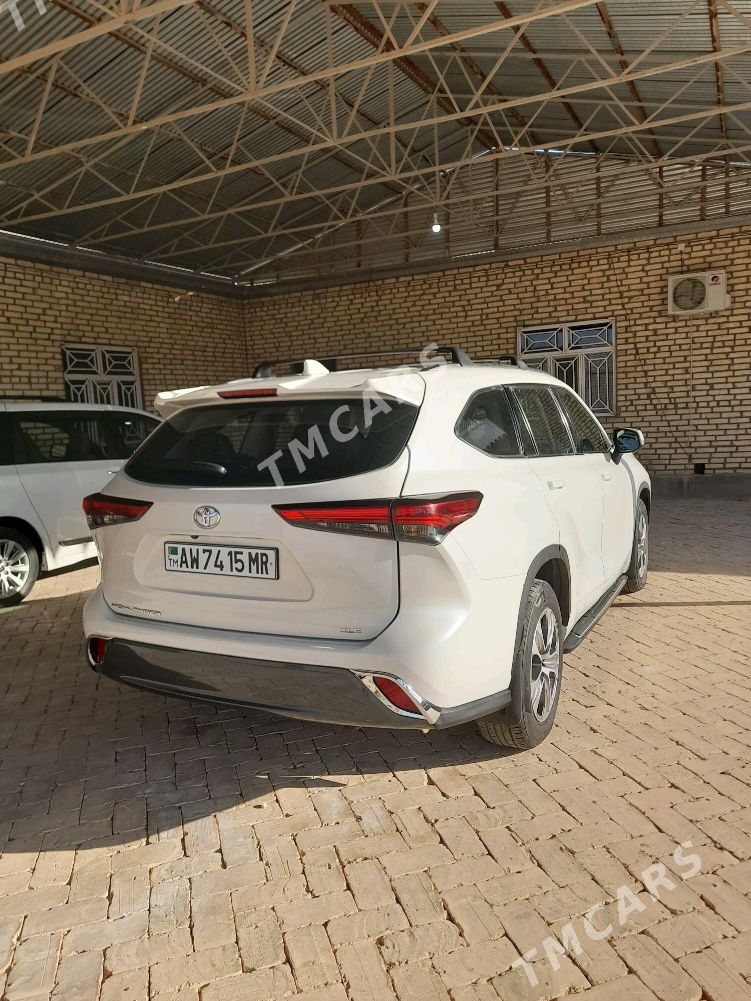 Toyota Highlander 2021 - 600 000 TMT - Baýramaly - img 3