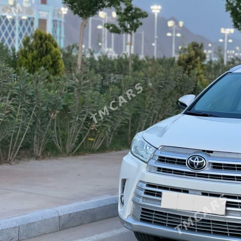 Toyota Highlander 2019 - 480 000 TMT - Балканабат - img 4