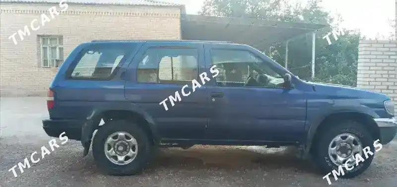 Nissan Pathfinder 1996 - 40 000 TMT - Туркменабат - img 2