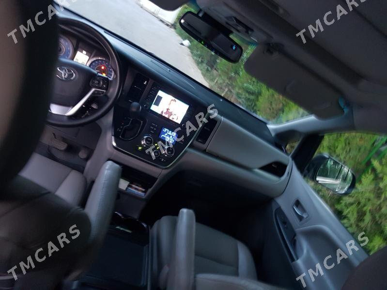 Toyota Sienna 2019 - 335 000 TMT - Ruhabat (90-njy razýezd) - img 2