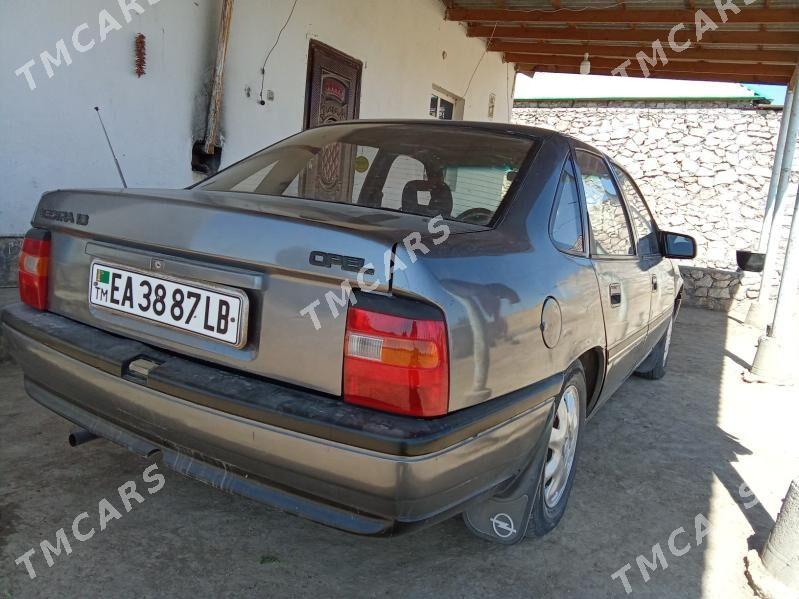 Opel Vectra 1991 - 25 000 TMT - Dostluk - img 3