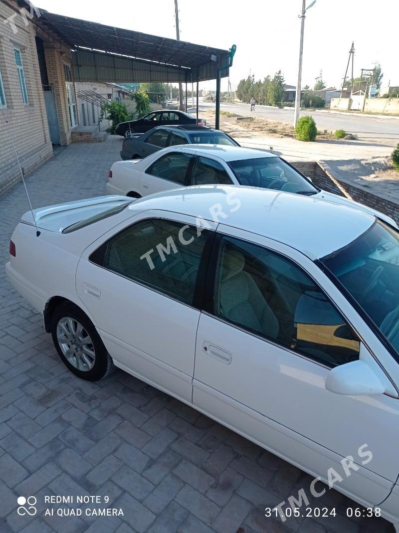 Toyota Camry 2001 - 113 000 TMT - Halaç - img 3