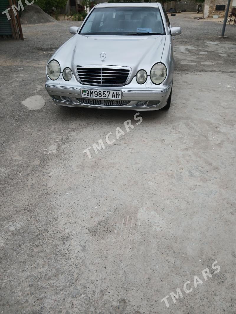 Mercedes-Benz W212 2001 - 145 000 TMT - Änew - img 4