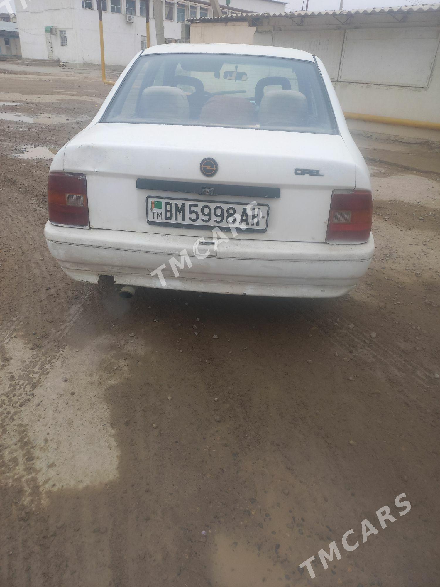 Opel Vectra 1990 - 25 000 TMT - Ак-Бугдайский этрап - img 4