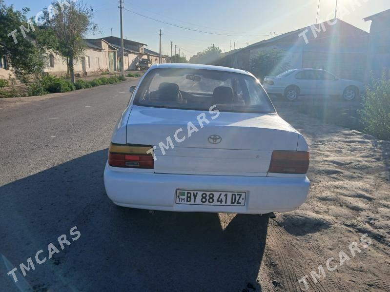 Toyota Corolla 1994 - 42 000 TMT - Köneürgenç - img 4