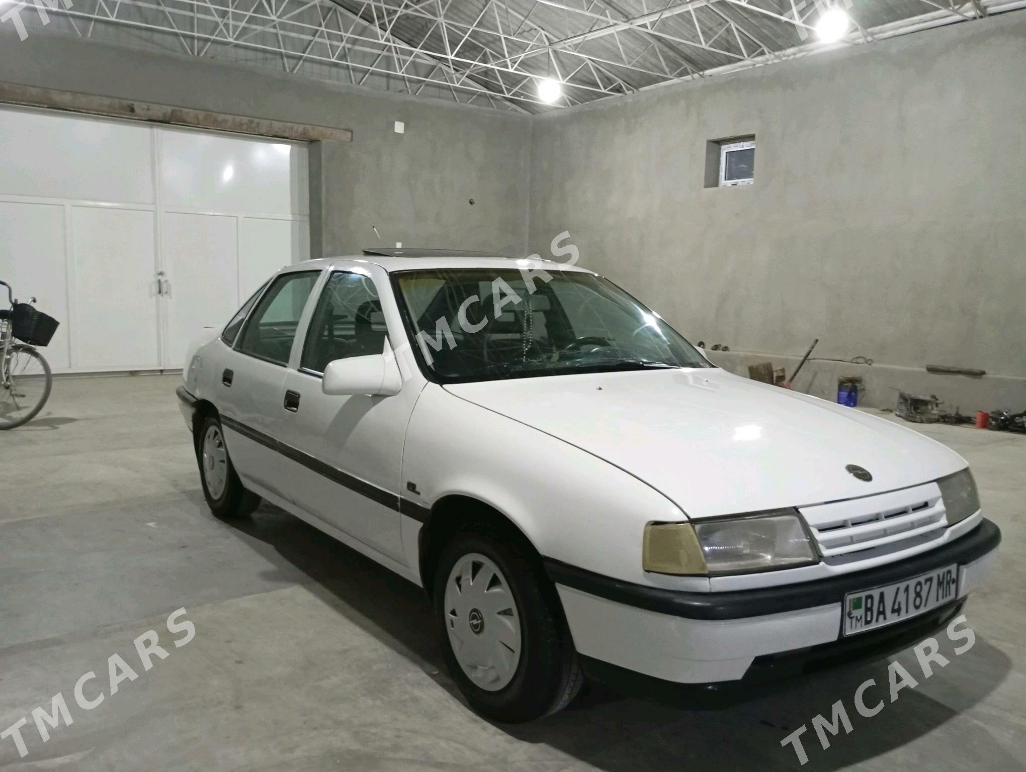 Opel Vectra 1990 - 27 000 TMT - Мары - img 2