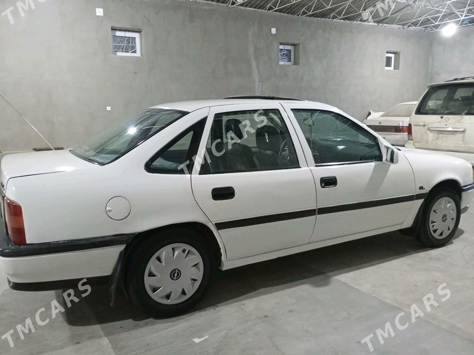 Opel Vectra 1990 - 27 000 TMT - Мары - img 6