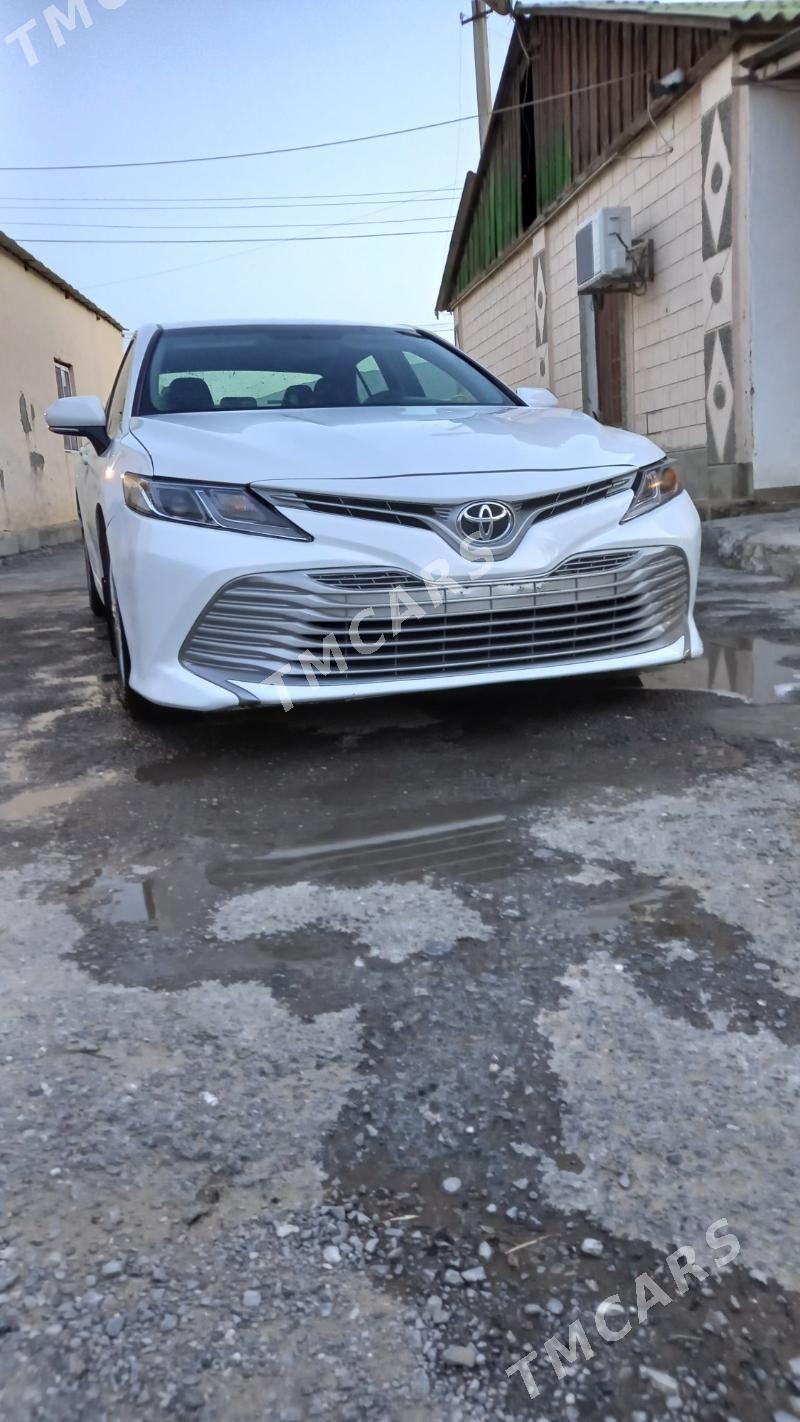 Toyota Camry 2019 - 205 000 TMT - Бузмеин - img 4