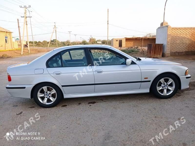 BMW 535 2000 - 95 000 TMT - Бабадайхан - img 4