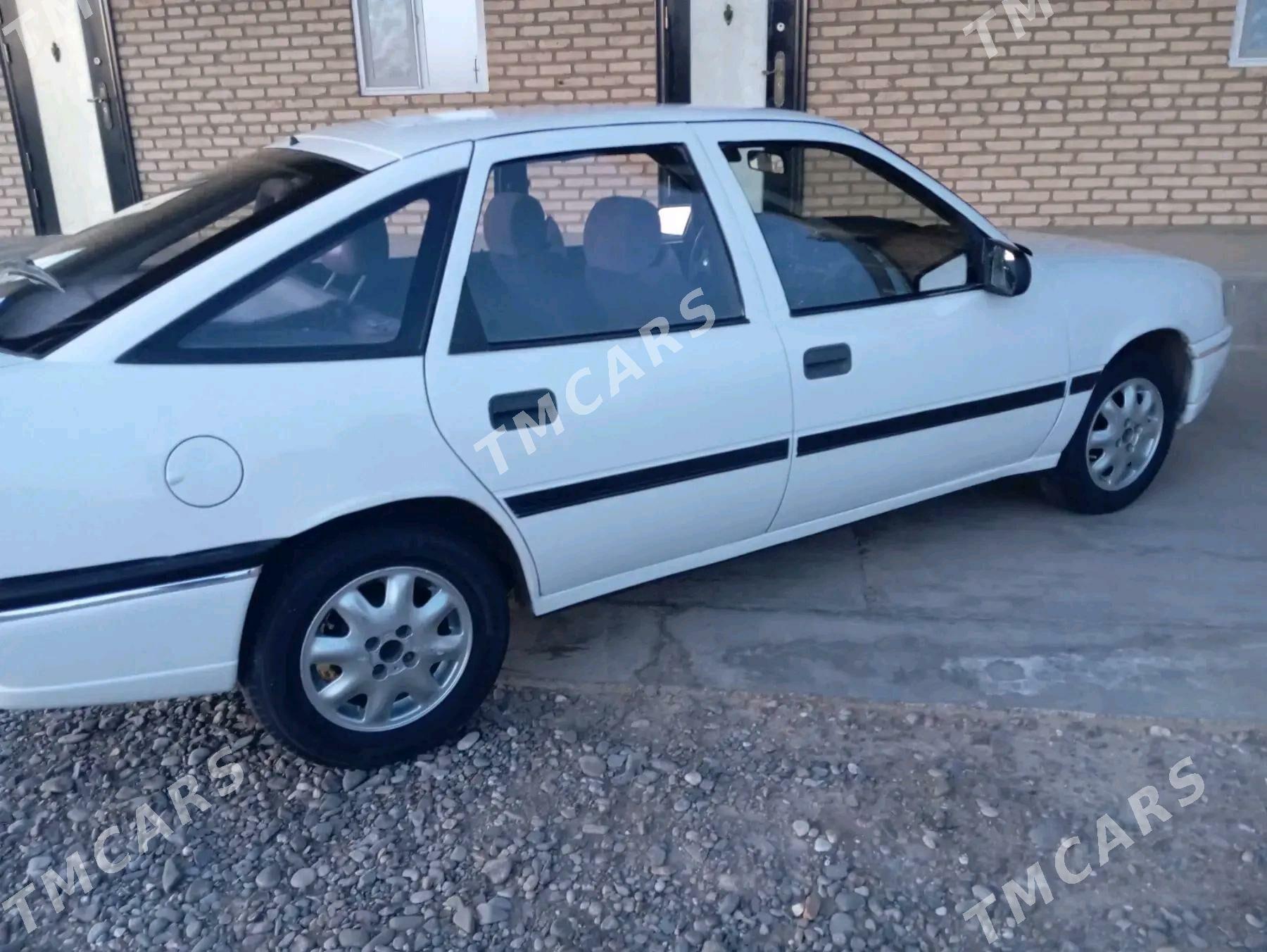 Opel Vectra 1991 - 36 000 TMT - Sarahs - img 3