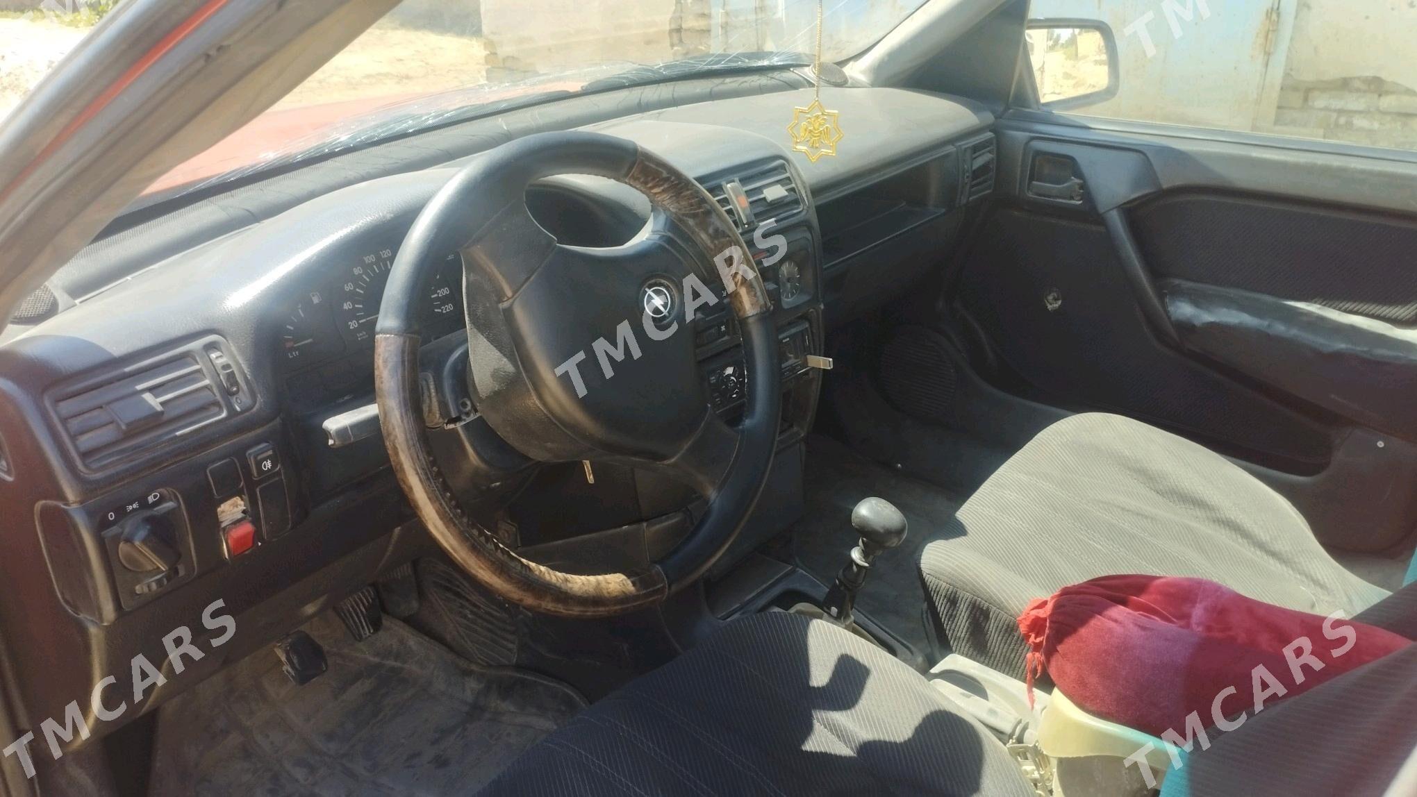 Opel Vectra 1992 - 15 000 TMT - Hojambaz - img 2