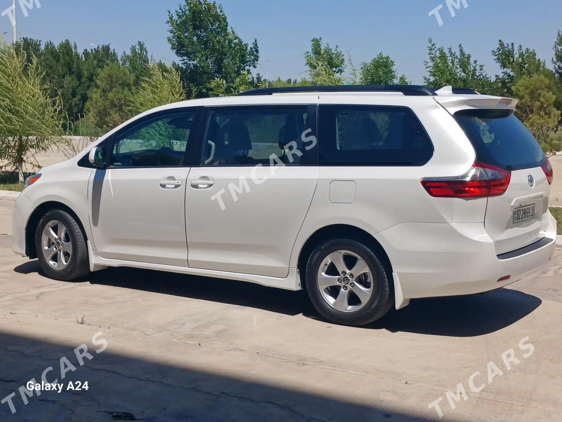 Toyota Sienna 2020 - 360 000 TMT - Çärjew - img 2