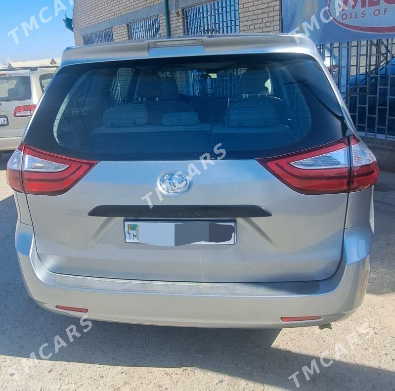 Toyota Sienna 2018 - 340 000 TMT - Türkmenabat - img 3