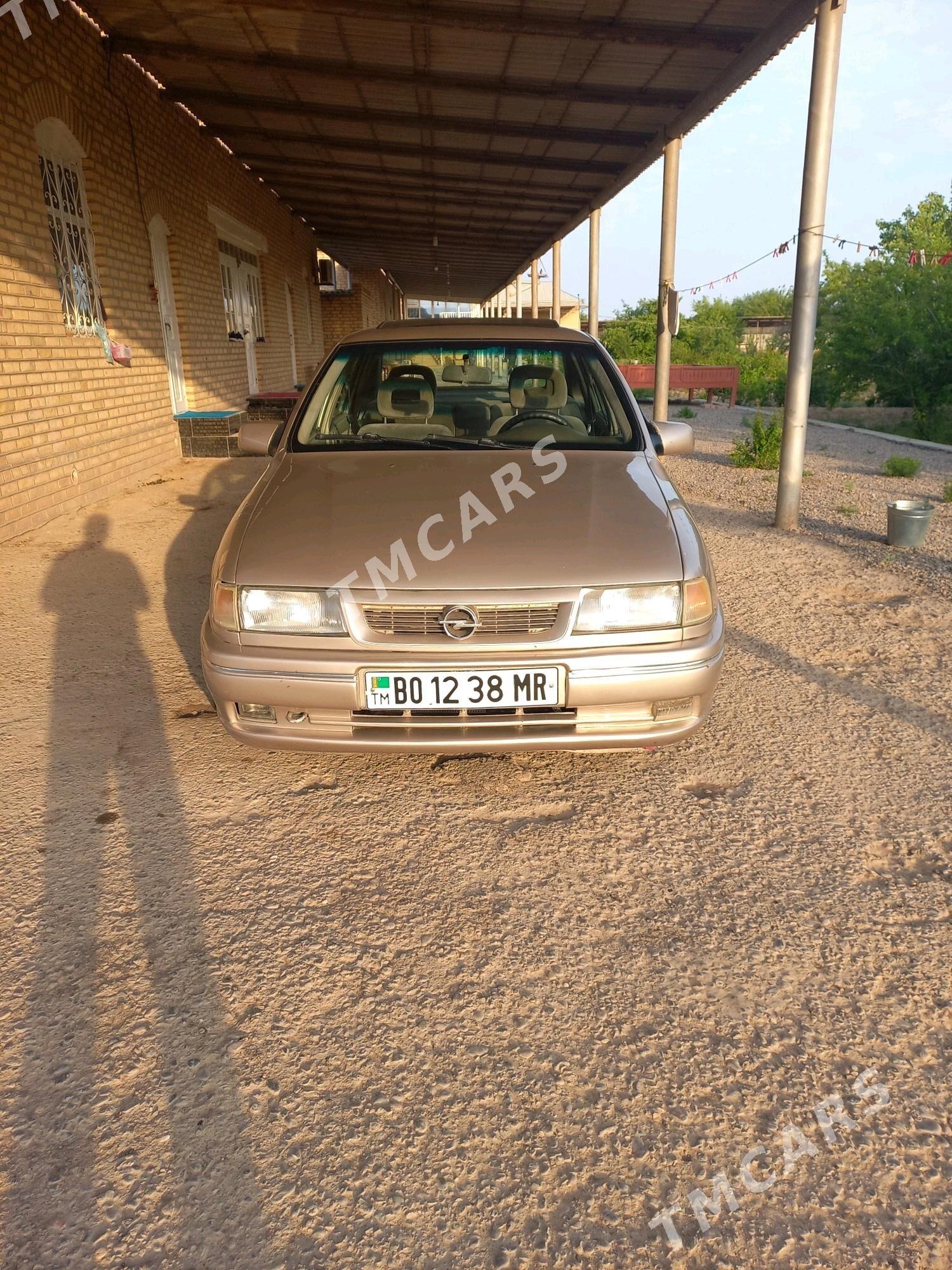 Opel Vectra 1989 - 45 000 TMT - Мургап - img 3