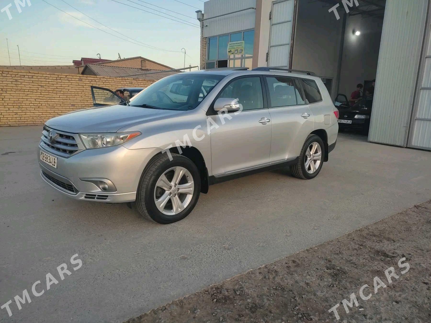 Toyota Highlander 2011 - 300 000 TMT - Дянев - img 3