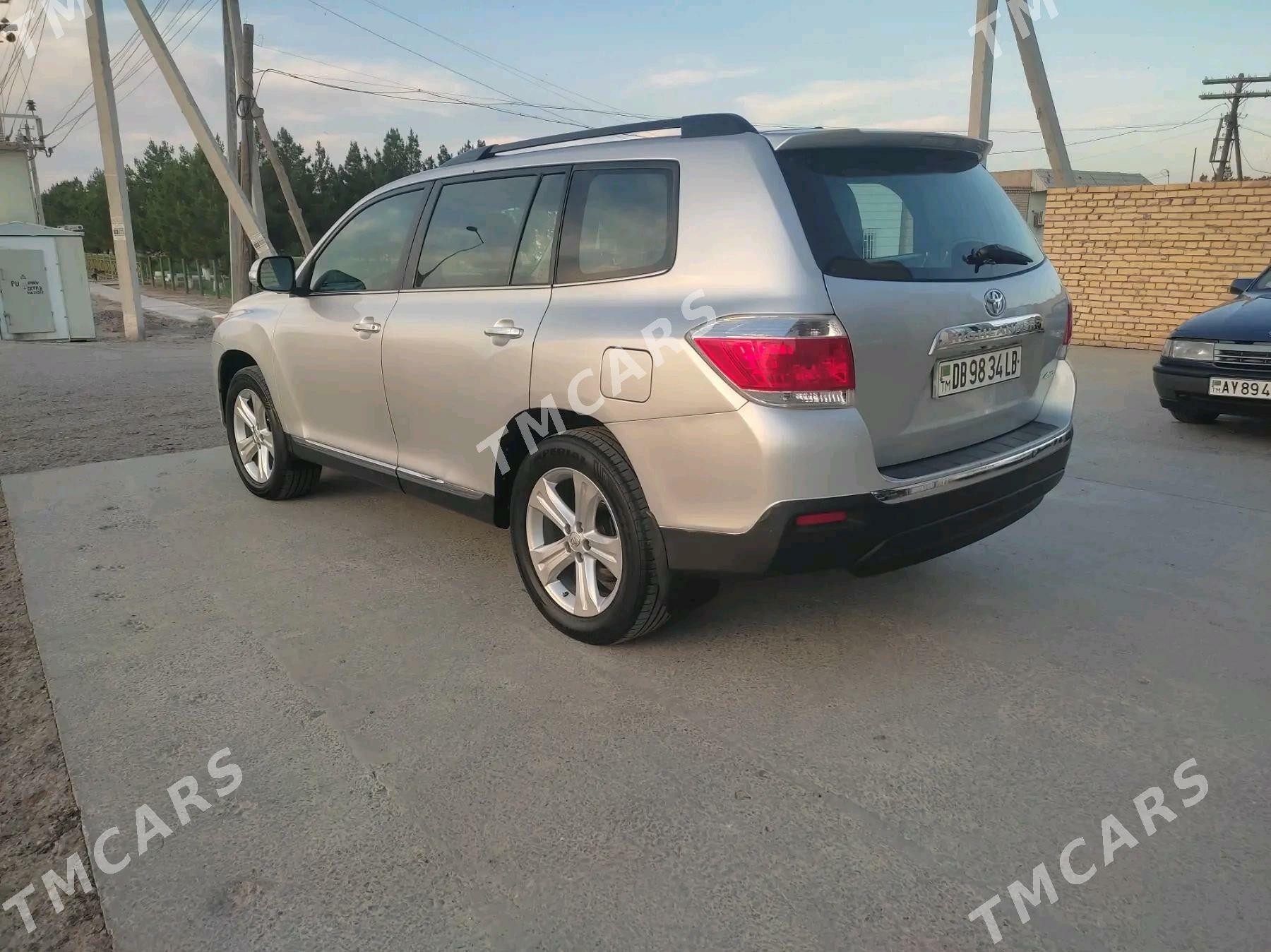 Toyota Highlander 2011 - 300 000 TMT - Дянев - img 5