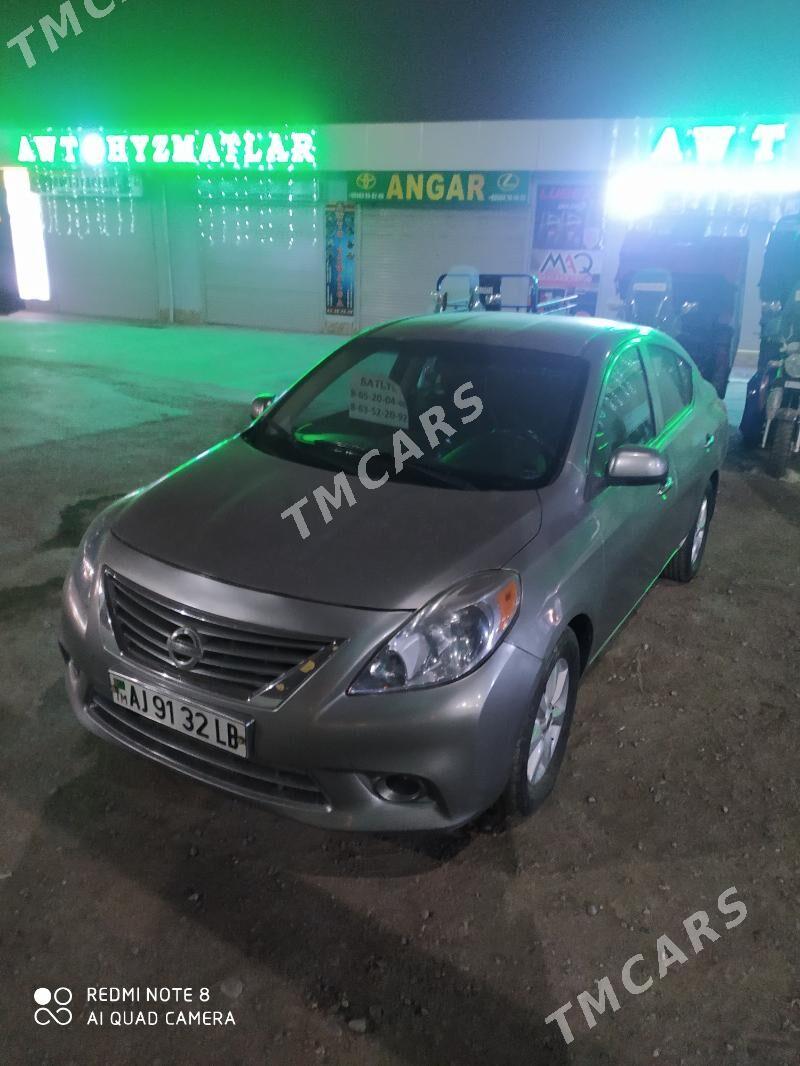 Nissan Versa 2012 - 70 000 TMT - Garabekewül - img 2