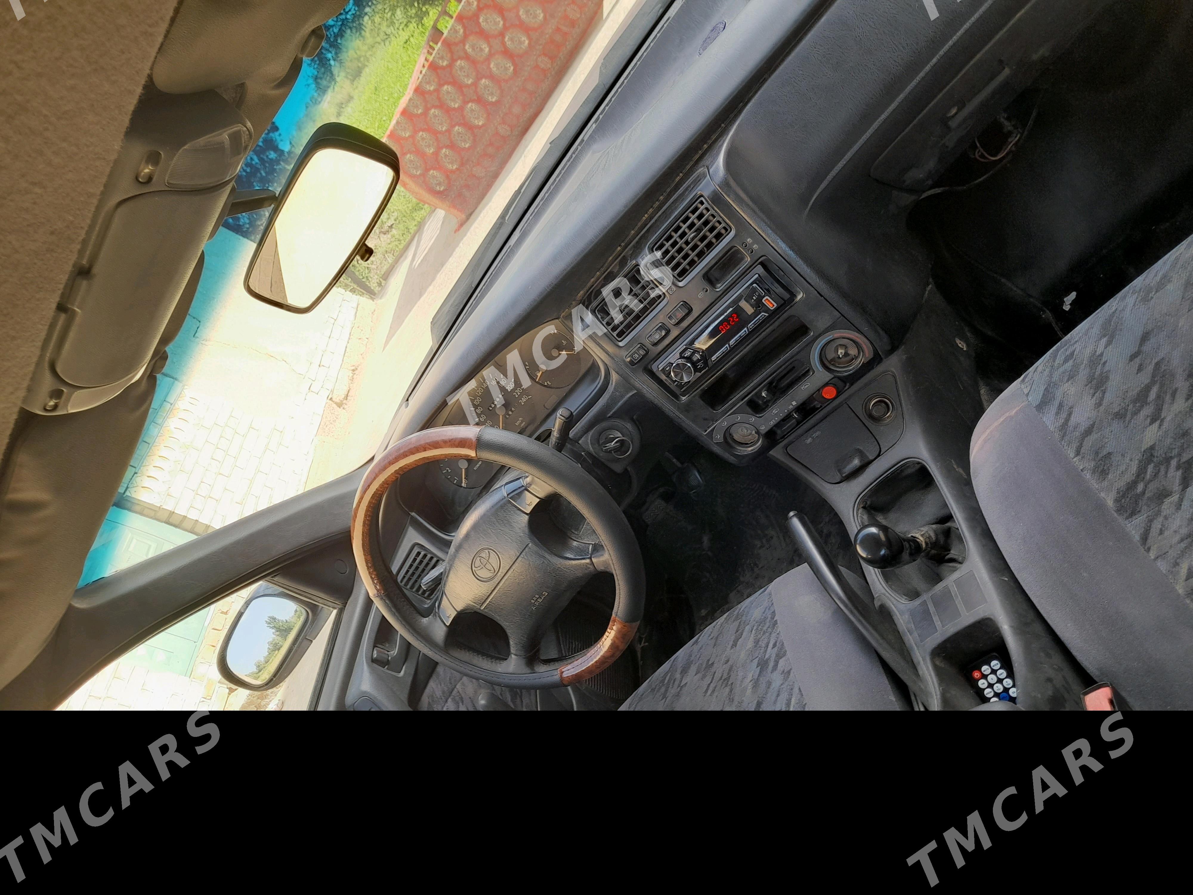 Toyota Carina 1995 - 80 000 TMT - Акдепе - img 3