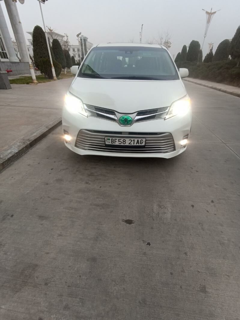 Toyota Sienna 2018 - 430 000 TMT - Айтакова (ул. Огузхана) - img 5