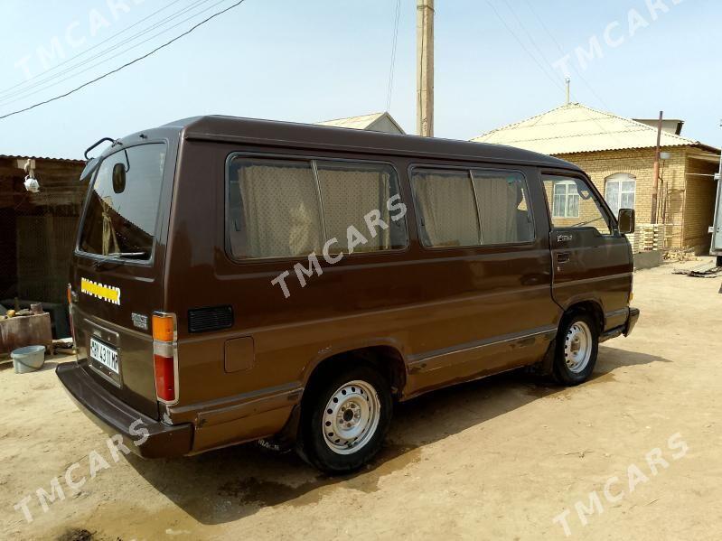 Toyota Hiace 1987 - 62 000 TMT - Sakarçäge - img 3