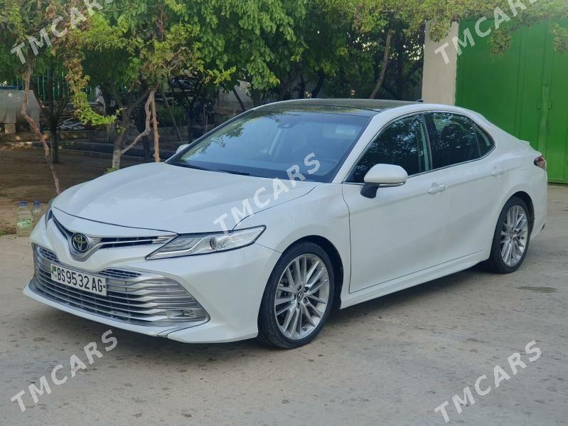 Toyota Camry 2019 - 360 000 TMT - Täze zaman - img 2